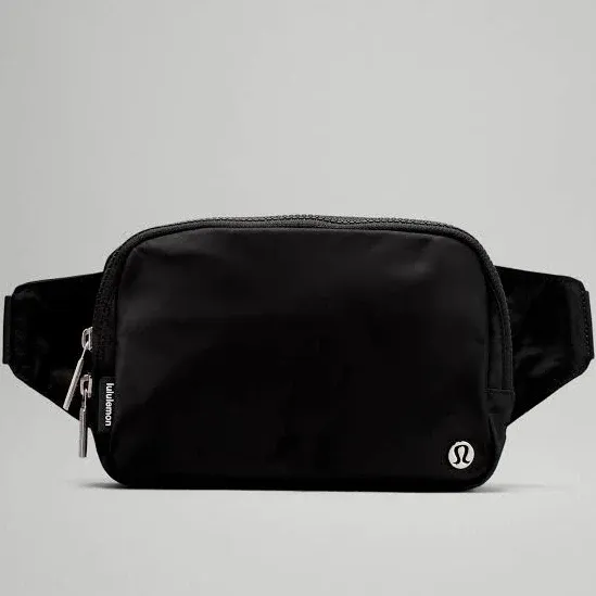 Lululemon Everywhere Belt Bag