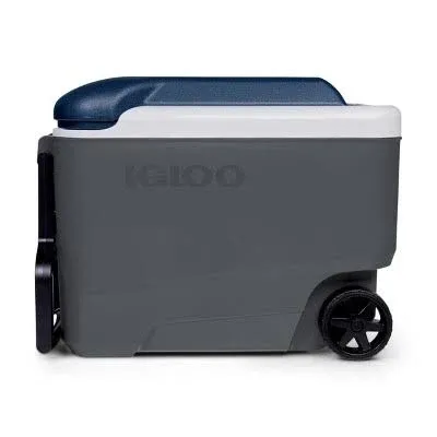 Igloo MaxCold 40 qt Roller Cooler