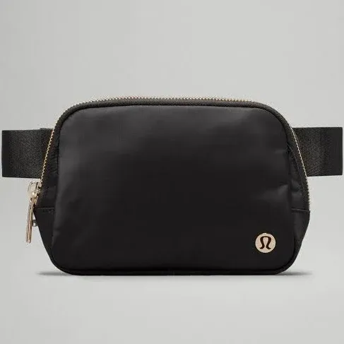 Lululemon Everywhere Belt Bag