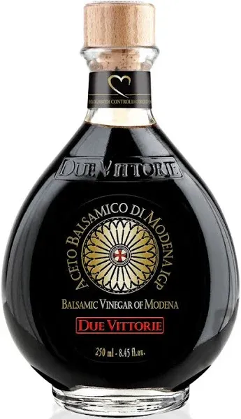 Due Vittorie Oro Gold, Barrel Aged Balsamic Vinegar of Modena IGP with Cork Pour