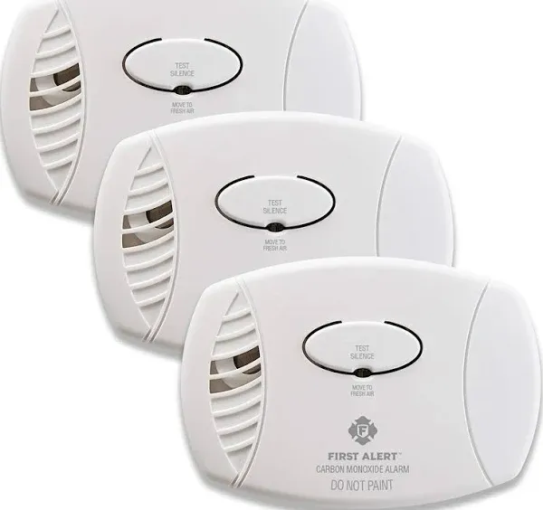 First Alert Carbon Monoxide Plug-In Alarm with Battery