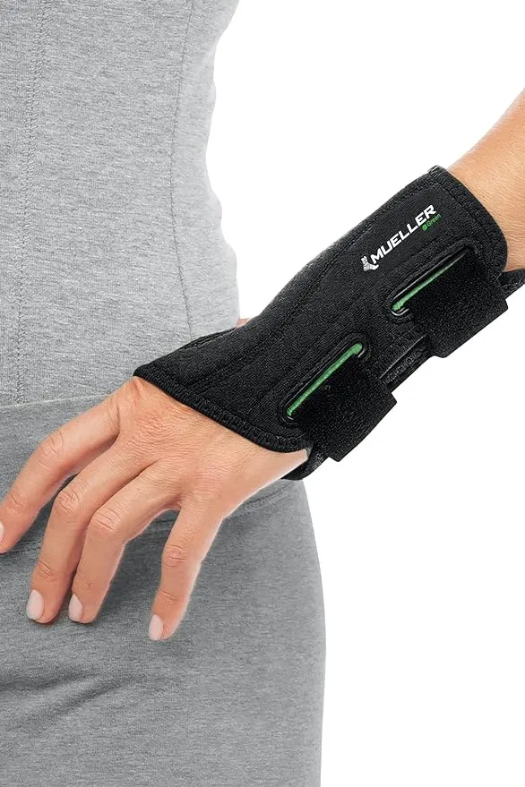 Mueller Wrist Brace, Fitted, Left, Maximum, Small/Medium